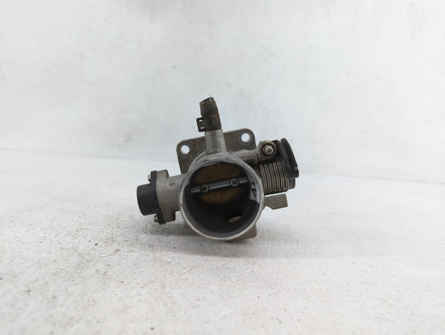 2006-2011 Hyundai Accent Throttle Body P/N:35100-26860 35170-26900 Fits Fits 2006 2007 2008 2009 2010 2011 OEM Used Auto Par