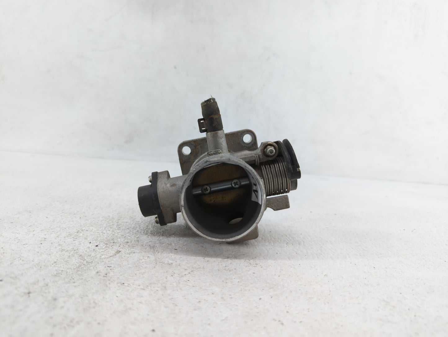 2006-2011 Hyundai Accent Throttle Body P/N:35100-26860 35170-26900 Fits Fits 2006 2007 2008 2009 2010 2011 OEM Used Auto Par