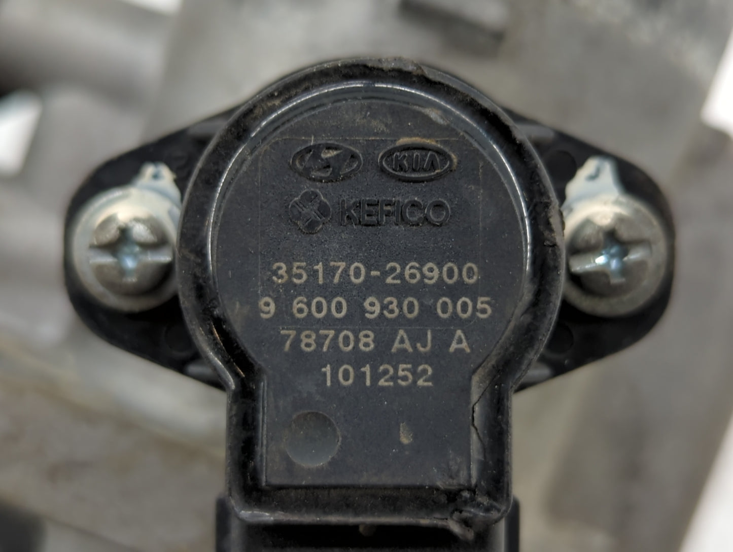 2006-2011 Hyundai Accent Throttle Body P/N:35100-26860 35170-26900 Fits Fits 2006 2007 2008 2009 2010 2011 OEM Used Auto Par