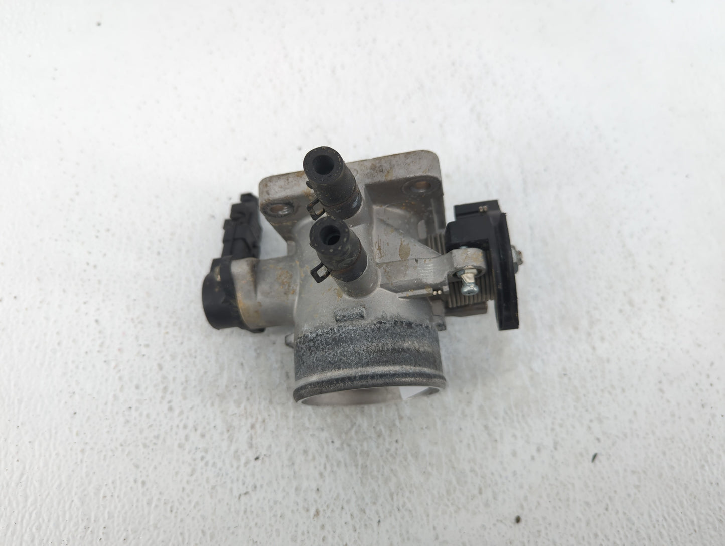 2006-2011 Hyundai Accent Throttle Body P/N:35170-26900 Fits Fits 2006 2007 2008 2009 2010 2011 OEM Used Auto Parts - Oemused