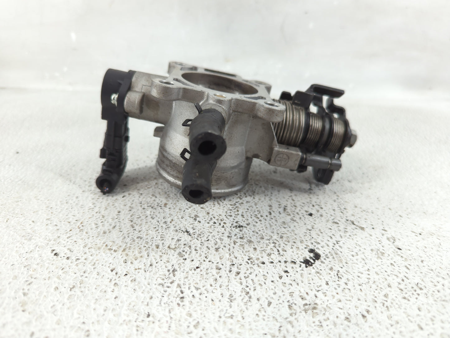 2007-2012 Hyundai Elantra Throttle Body P/N:35100-23950 Fits Fits 2007 2008 2009 2010 2011 2012 OEM Used Auto Parts - Oemuse