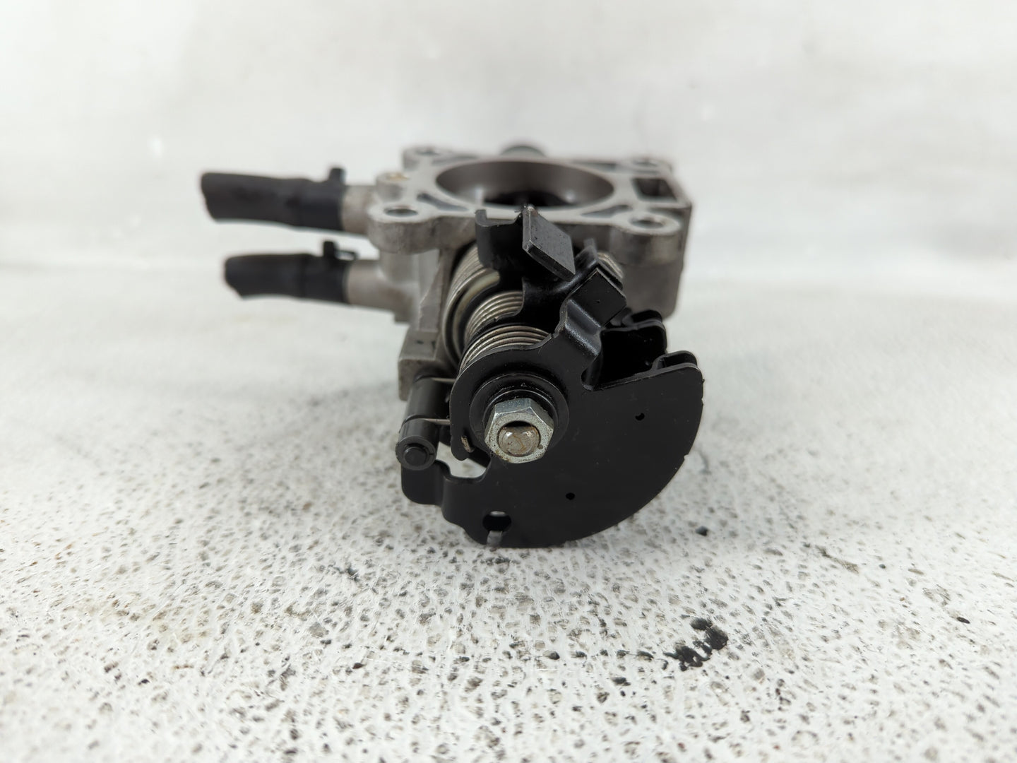 2007-2012 Hyundai Elantra Throttle Body P/N:35100-23950 Fits Fits 2007 2008 2009 2010 2011 2012 OEM Used Auto Parts - Oemuse