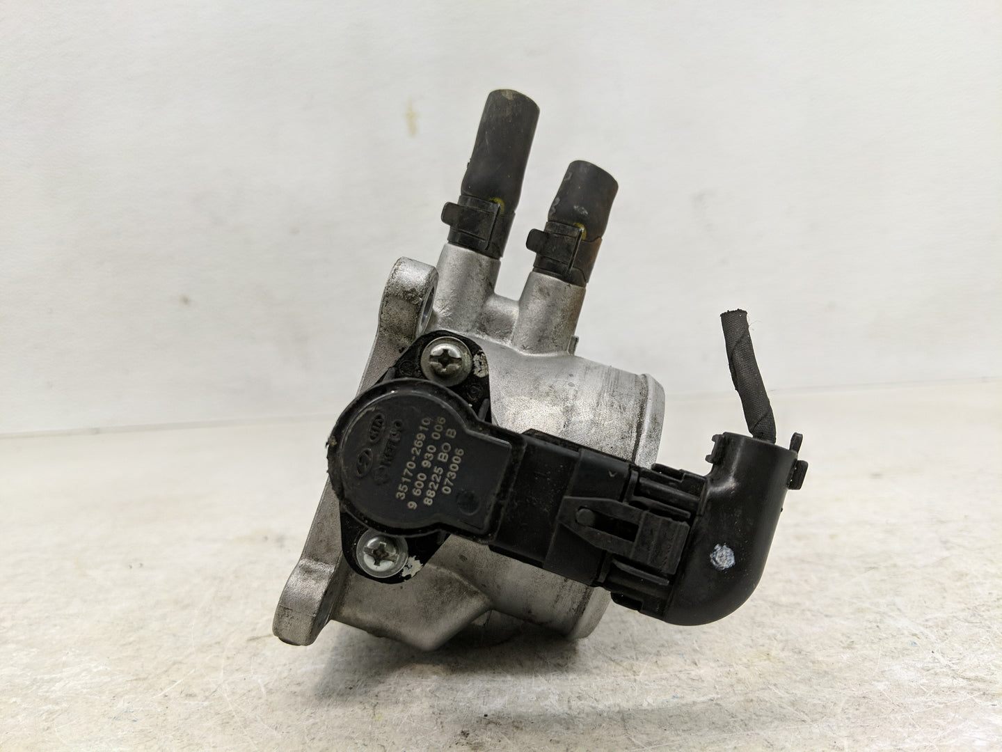 2007-2012 Hyundai Elantra Throttle Body P/N:35100-23950 Fits Fits 2007 2008 2009 2010 2011 2012 OEM Used Auto Parts - Oemuse