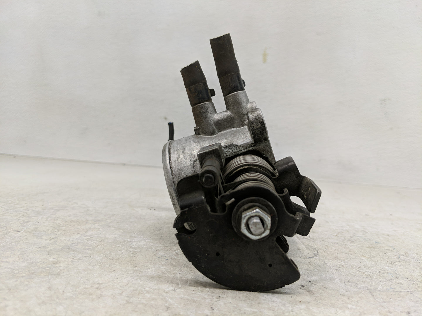 2007-2012 Hyundai Elantra Throttle Body P/N:35100-23950 Fits Fits 2007 2008 2009 2010 2011 2012 OEM Used Auto Parts - Oemuse