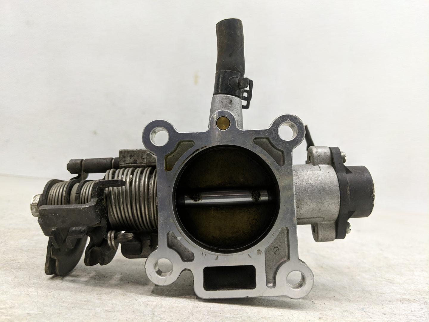 2007-2012 Hyundai Elantra Throttle Body P/N:35100-23950 Fits Fits 2007 2008 2009 2010 2011 2012 OEM Used Auto Parts - Oemuse