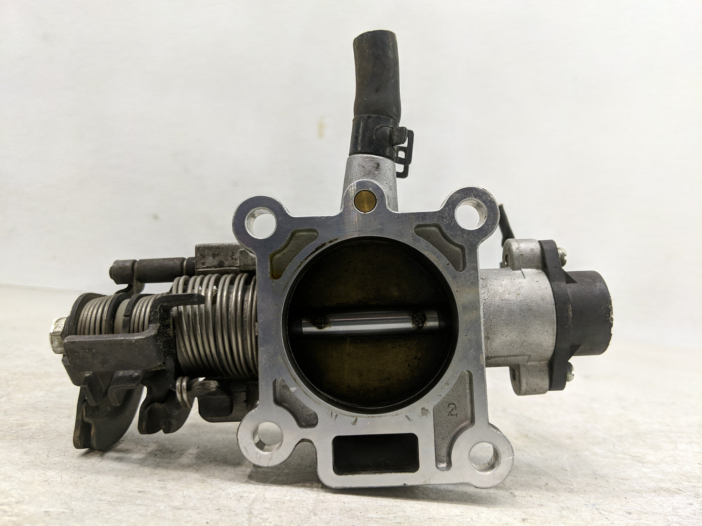 2007-2012 Hyundai Elantra Throttle Body P/N:35100-23950 Fits Fits 2007 2008 2009 2010 2011 2012 OEM Used Auto Parts - Oemuse