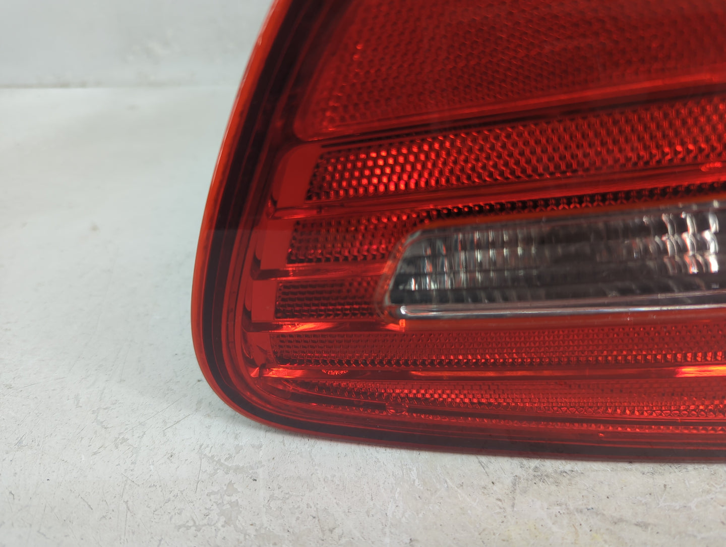 2007-2010 Hyundai Elantra Tail Light Assembly Passenger Right OEM P/N:92403-2H00 Fits Fits 2007 2008 2009 2010 OEM Used Auto