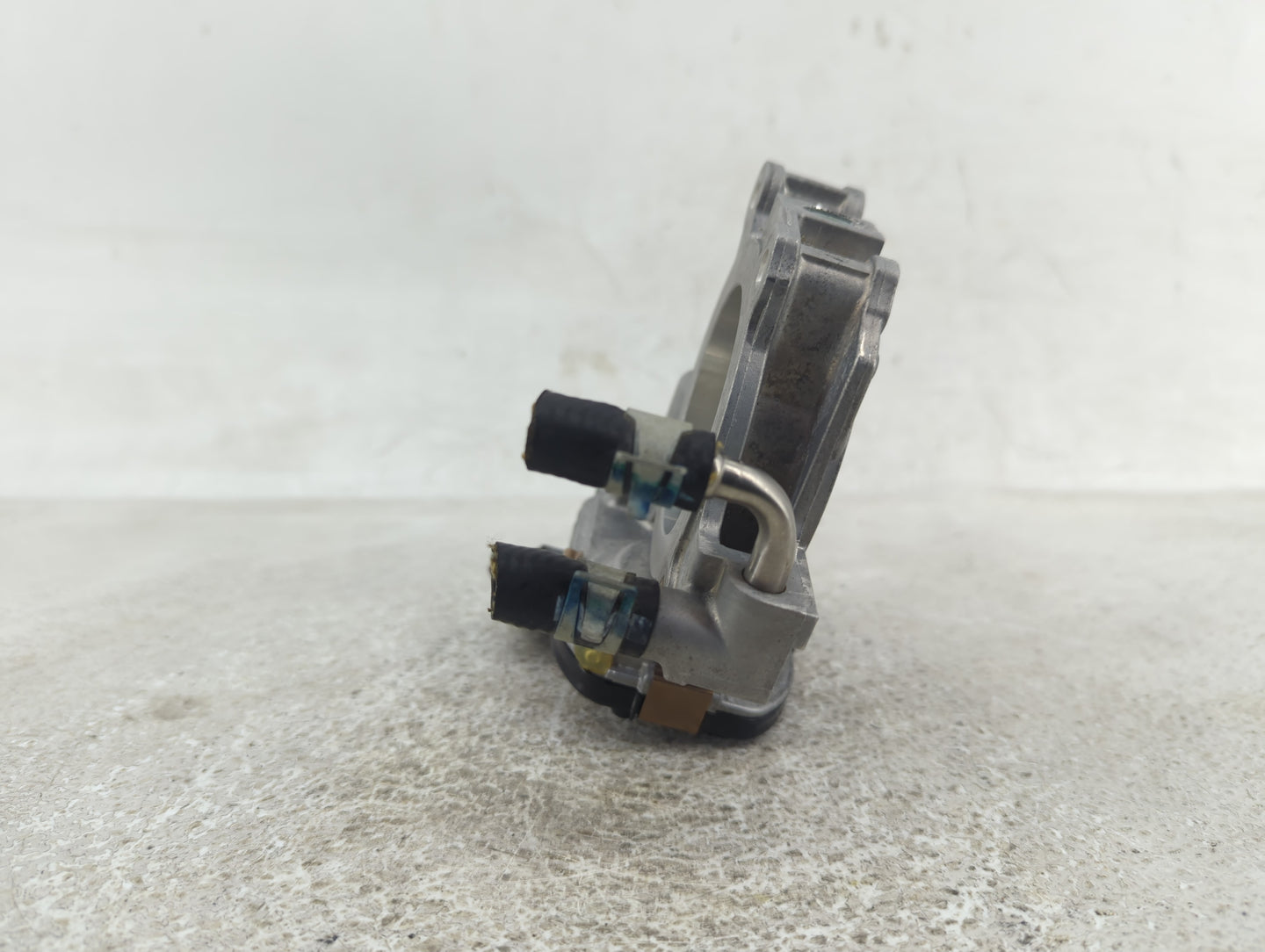2007-2012 Hyundai Elantra Throttle Body P/N:6RA60 Fits Fits 2007 2008 2009 2010 2011 2012 OEM Used Auto Parts - Oemusedautop