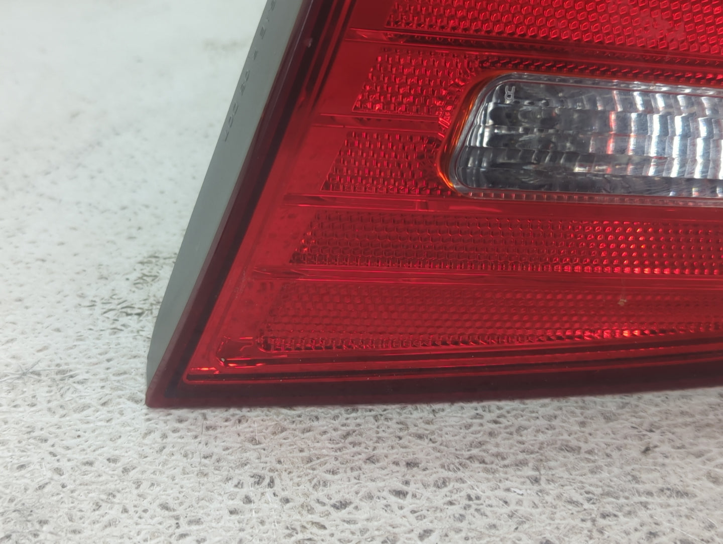 2007-2010 Hyundai Elantra Tail Light Assembly Passenger Right OEM P/N:92404-2H00 Fits Fits 2007 2008 2009 2010 OEM Used Auto