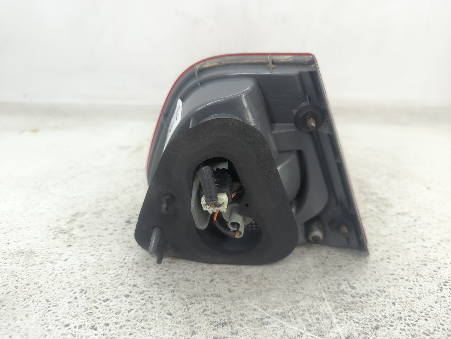 2007-2010 Hyundai Elantra Tail Light Assembly Passenger Right OEM P/N:92404-2H00 Fits Fits 2007 2008 2009 2010 OEM Used Auto