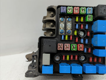2007-2009 Hyundai Elantra Fusebox Fuse Box Panel Relay Module P/N:91950-2H020 91950-1H030, 91410 2H570 Fits Fits 2007 2008 2009 OEM Used Auto Parts