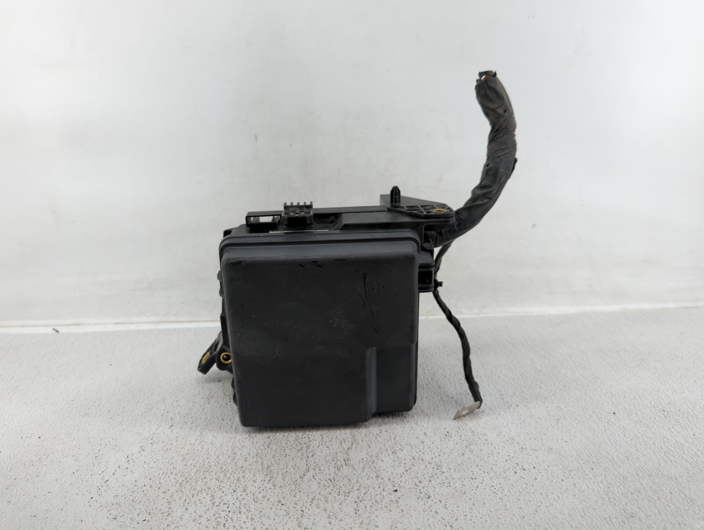 2008 Hyundai Elantra Fusebox Fuse Box Panel Relay Module Fits OEM Used Auto Parts - Oemusedautoparts1.com