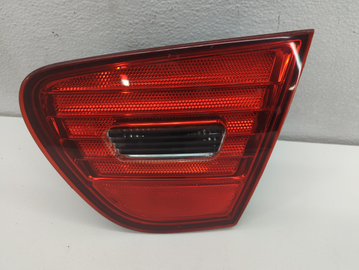 2007-2010 Hyundai Elantra Tail Light Assembly Passenger Right OEM P/N:92404-2H00 Fits Fits 2007 2008 2009 2010 OEM Used Auto