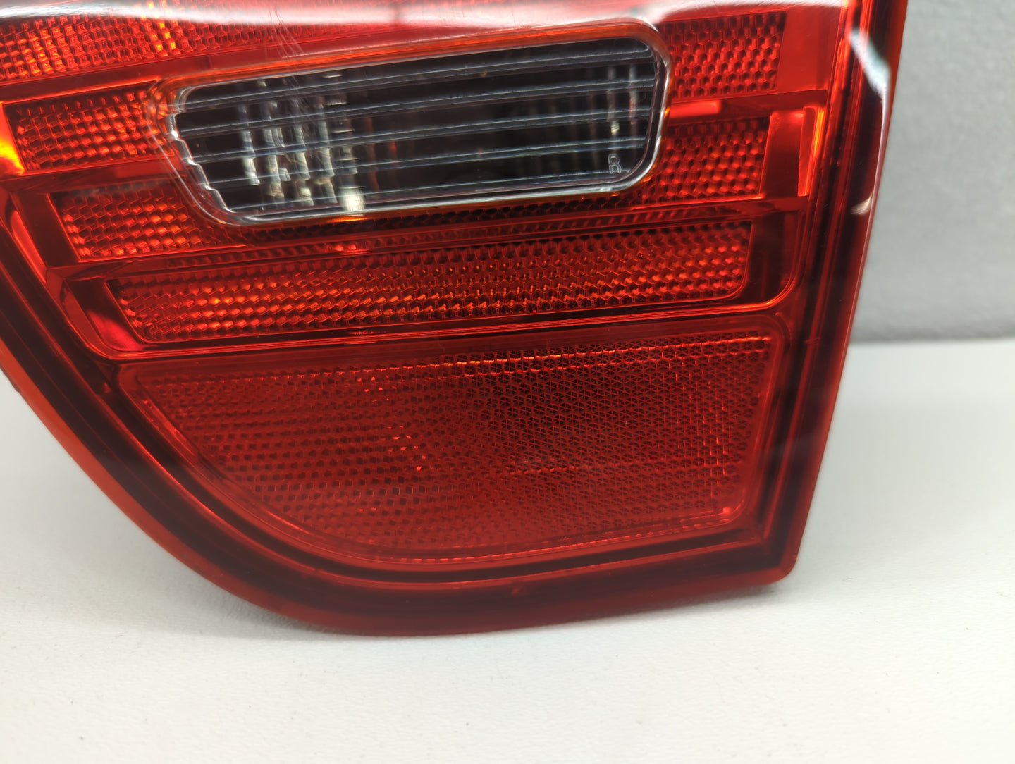 2007-2010 Hyundai Elantra Tail Light Assembly Passenger Right OEM P/N:92404-2H00 Fits Fits 2007 2008 2009 2010 OEM Used Auto