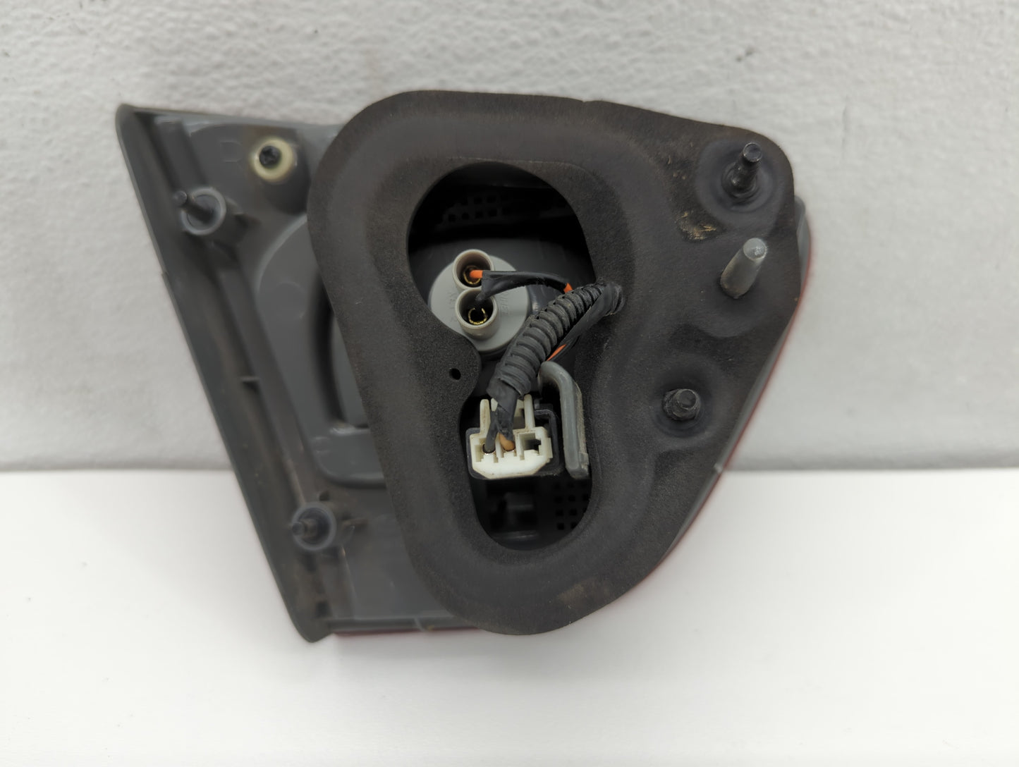 2007-2010 Hyundai Elantra Tail Light Assembly Passenger Right OEM P/N:92404-2H00 Fits Fits 2007 2008 2009 2010 OEM Used Auto