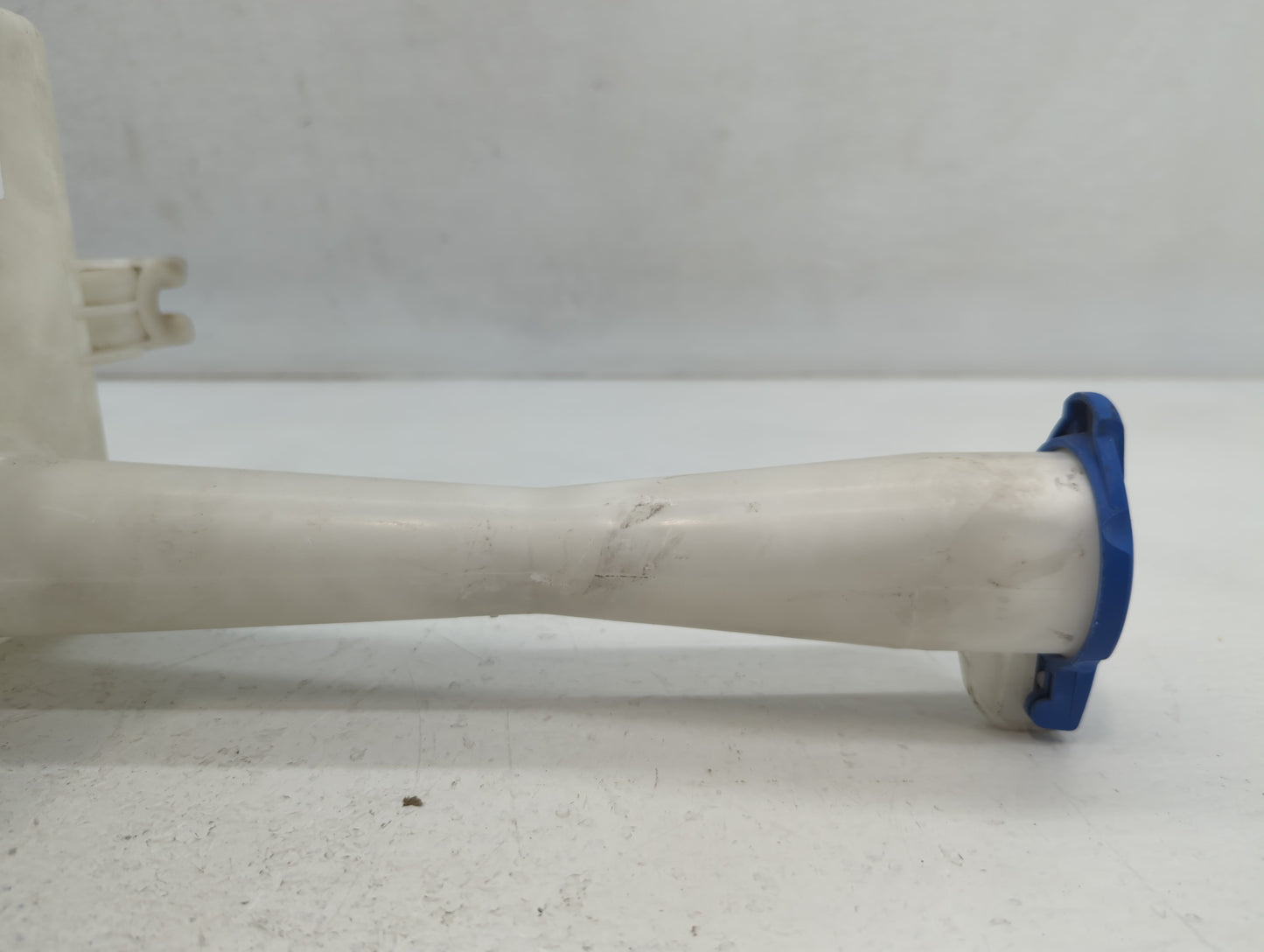 2007-2010 Hyundai Elantra Windshield Washer Fluid Reservoir Bottle Oem 662149 - Oemusedautoparts1.com