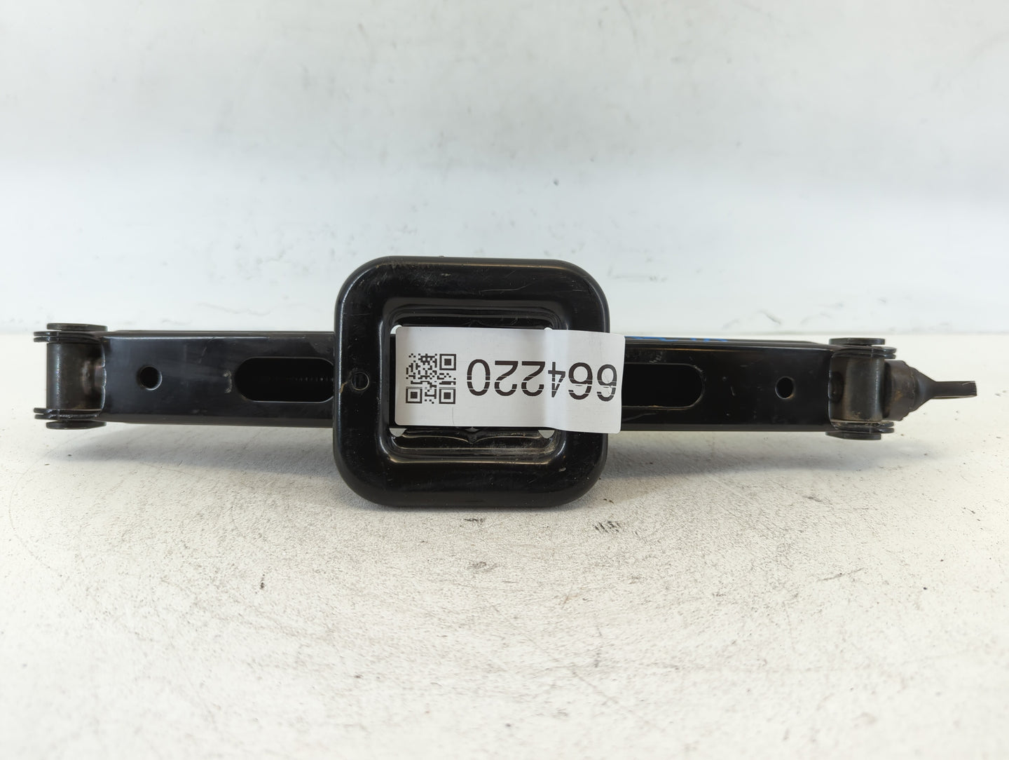 2008 Hyundai Elantra Spare Scissor Car Jack - Oemusedautoparts1.com