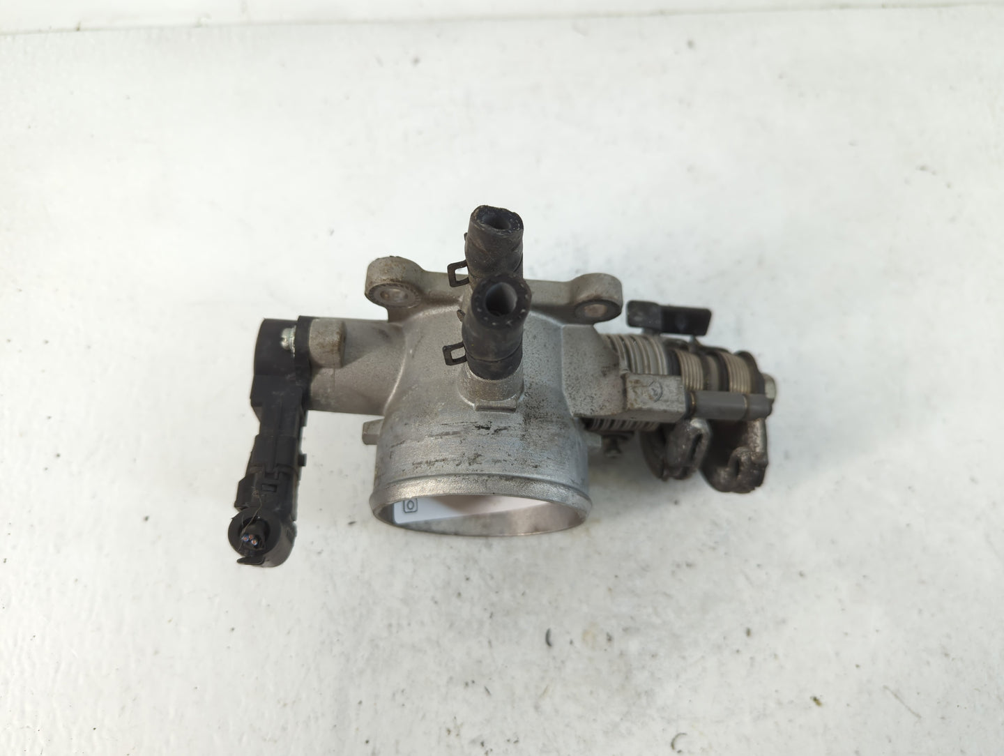 2007-2012 Hyundai Elantra Throttle Body P/N:35100-23950 Fits Fits 2007 2008 2009 2010 2011 2012 OEM Used Auto Parts - Oemuse