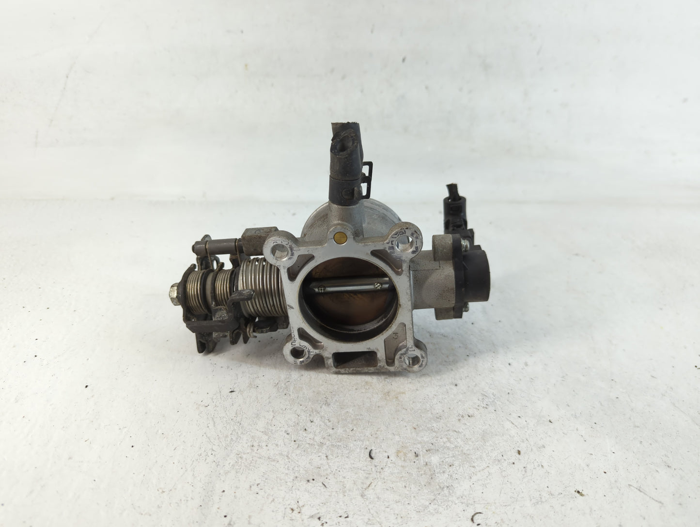 2007-2012 Hyundai Elantra Throttle Body P/N:35100-23950 Fits Fits 2007 2008 2009 2010 2011 2012 OEM Used Auto Parts - Oemuse
