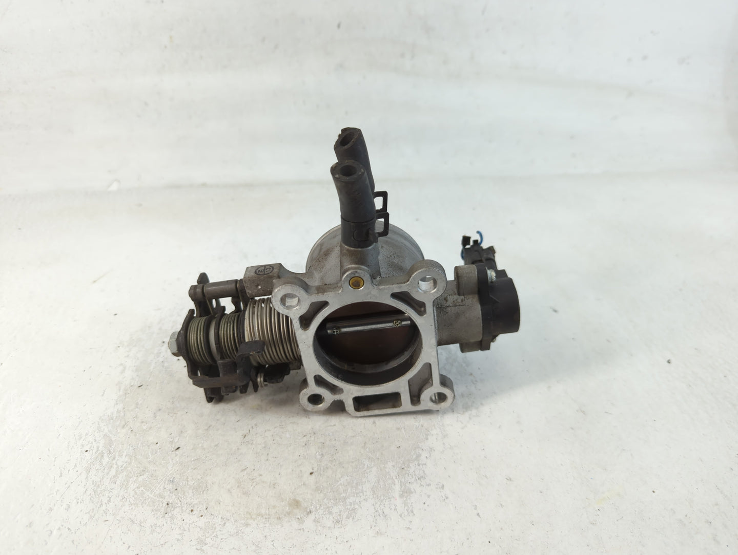 2007-2012 Hyundai Elantra Throttle Body P/N:35100-23950 Fits Fits 2007 2008 2009 2010 2011 2012 OEM Used Auto Parts - Oemuse