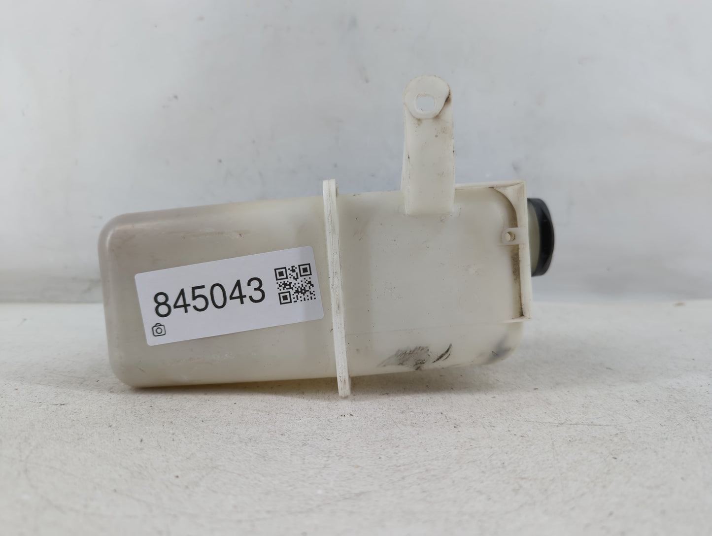 2007-2010 Hyundai Elantra Radiator Coolant Overflow Expansion Tank Bottle - Oemusedautoparts1.com