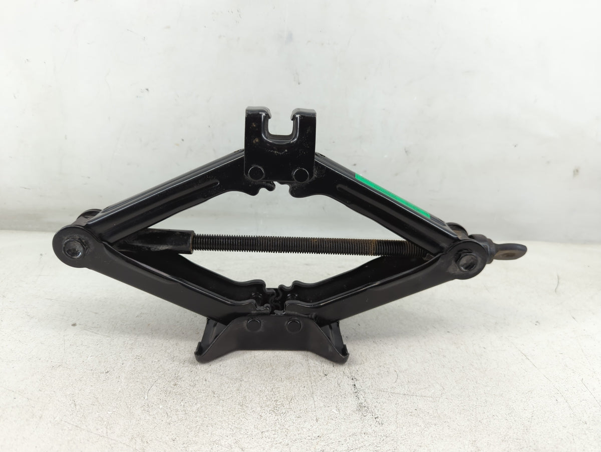 2008 Hyundai Sonata Spare Scissor Car Jack 1067787 - Oemusedautoparts1.com