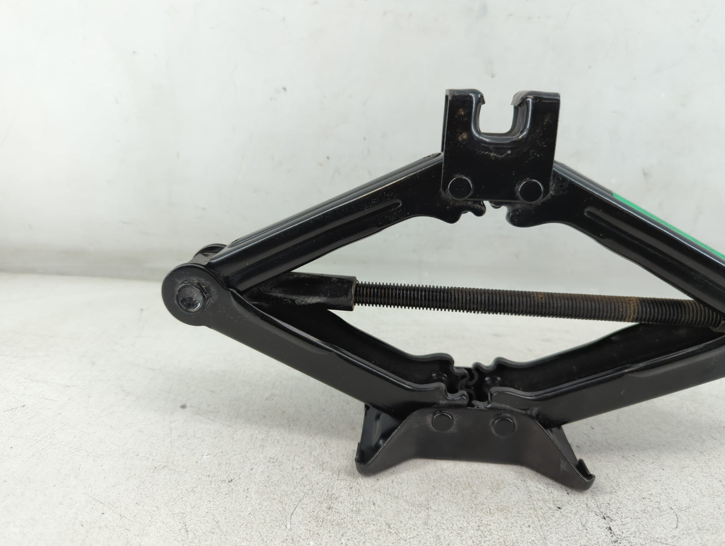 2008 Hyundai Sonata Spare Scissor Car Jack 1067787 - Oemusedautoparts1.com