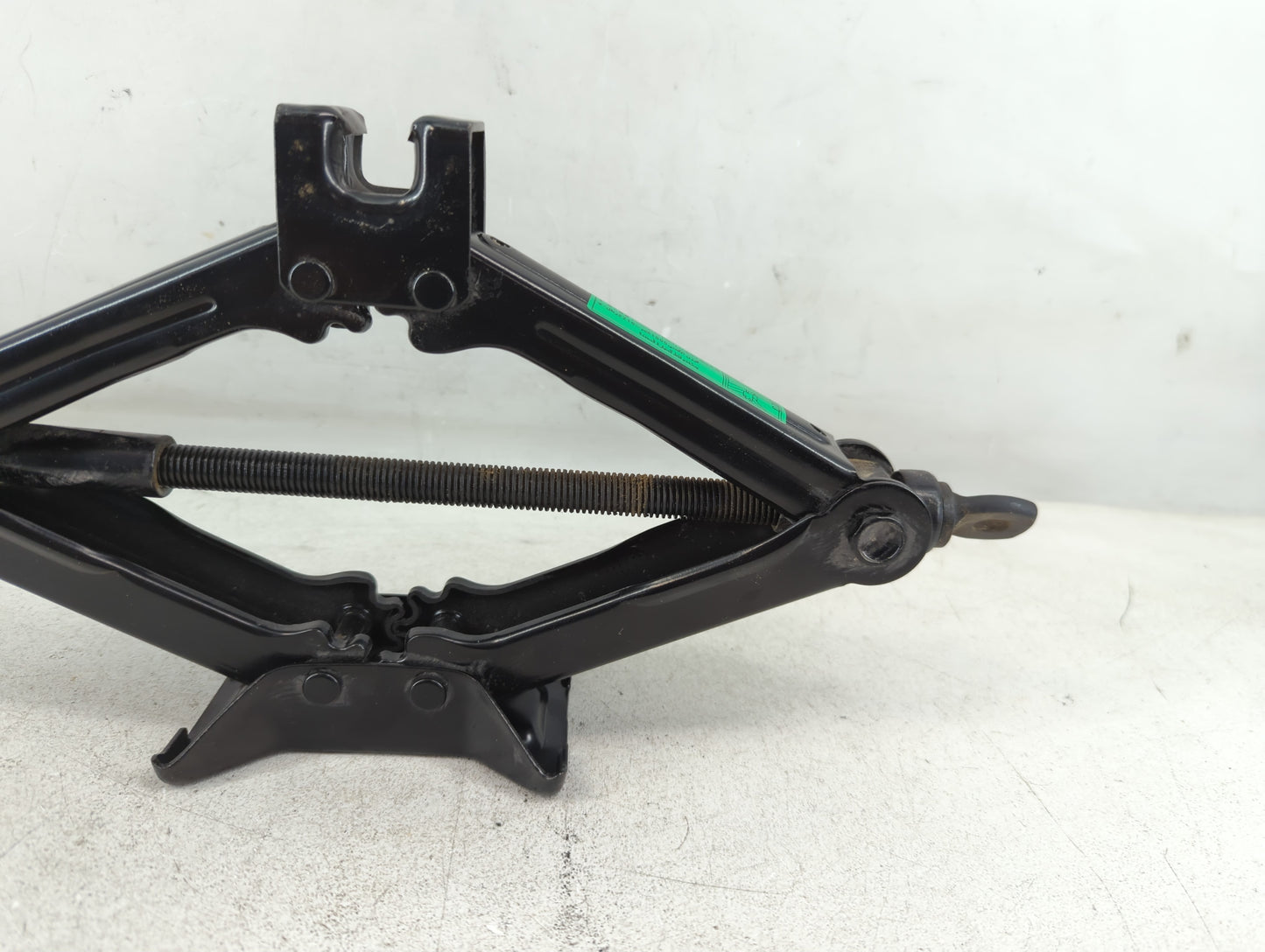 2008 Hyundai Sonata Spare Scissor Car Jack 1067787 - Oemusedautoparts1.com