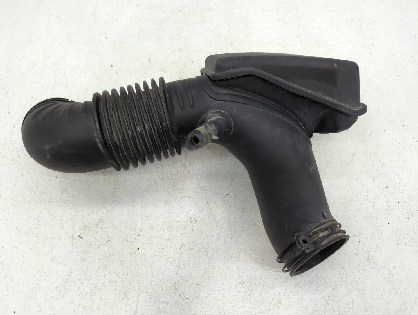 2008 Hyundai Sonata Air Cleaner Intake-duct Hose Tube - Oemusedautoparts1.com