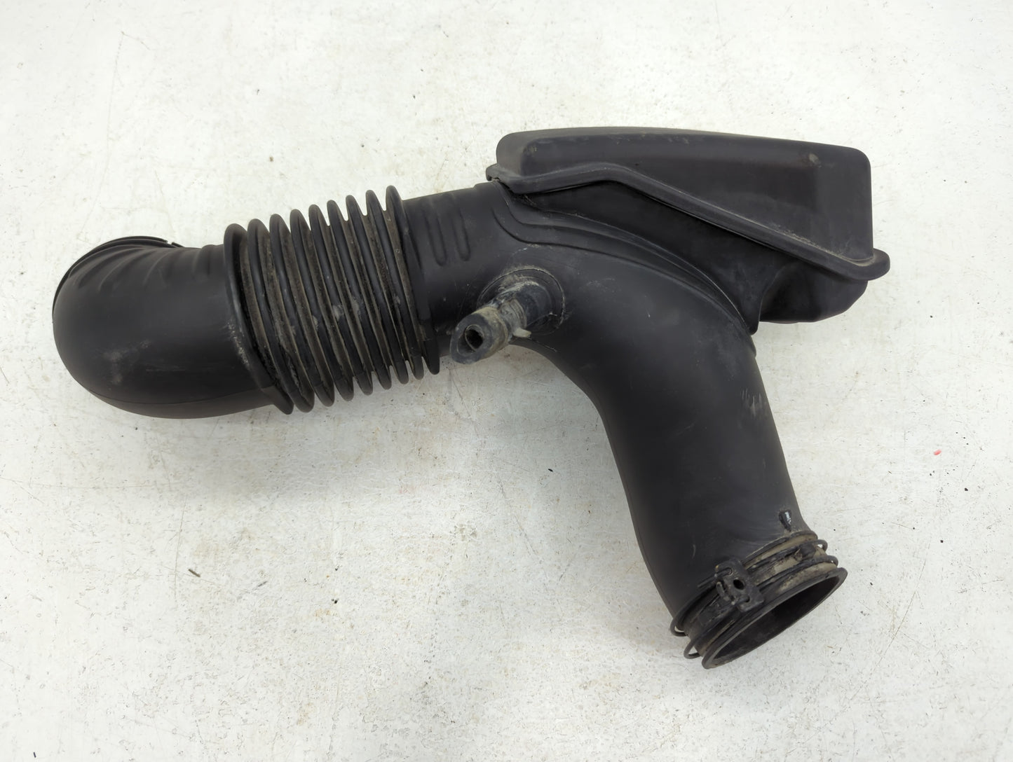 2008 Hyundai Sonata Air Cleaner Intake-duct Hose Tube - Oemusedautoparts1.com