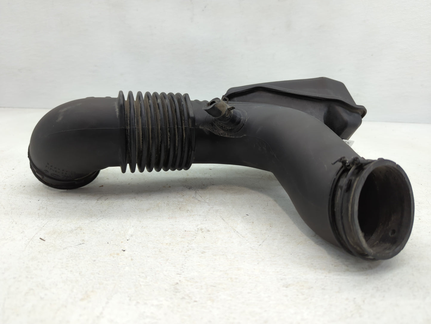 2008 Hyundai Sonata Air Cleaner Intake-duct Hose Tube - Oemusedautoparts1.com