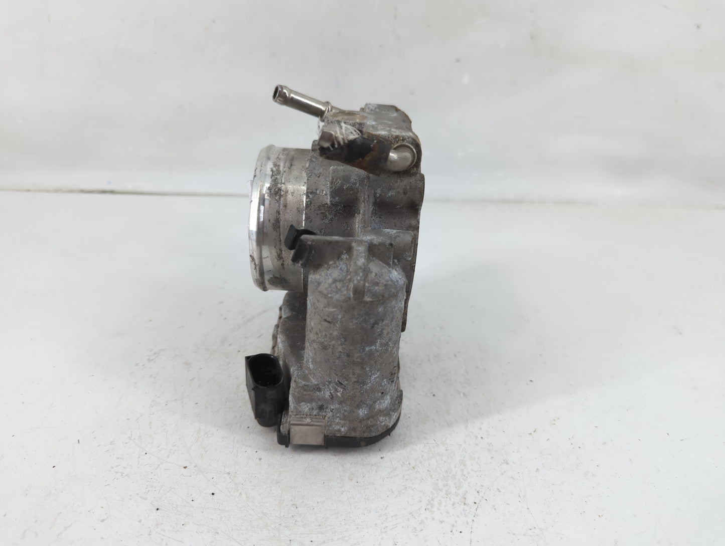2006-2010 Hyundai Sonata Throttle Body P/N:35100-25400 Fits Fits 2006 2007 2008 2009 2010 2011 2012 OEM Used Auto Parts - Oe