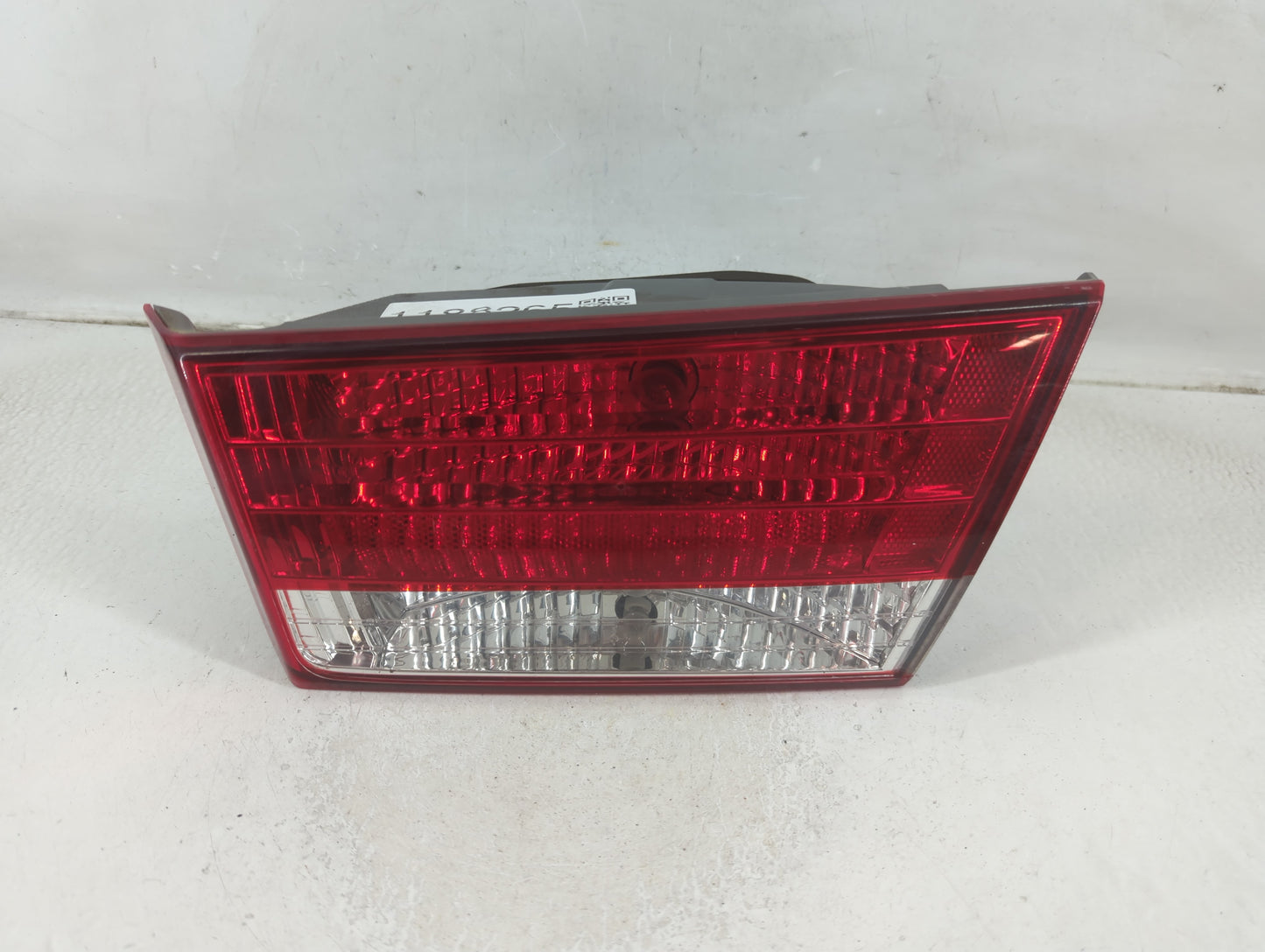 2006-2008 Hyundai Sonata Tail Light Assembly Passenger Right OEM P/N:92404-0A0 Fits Fits 2006 2007 2008 OEM Used Auto Parts 