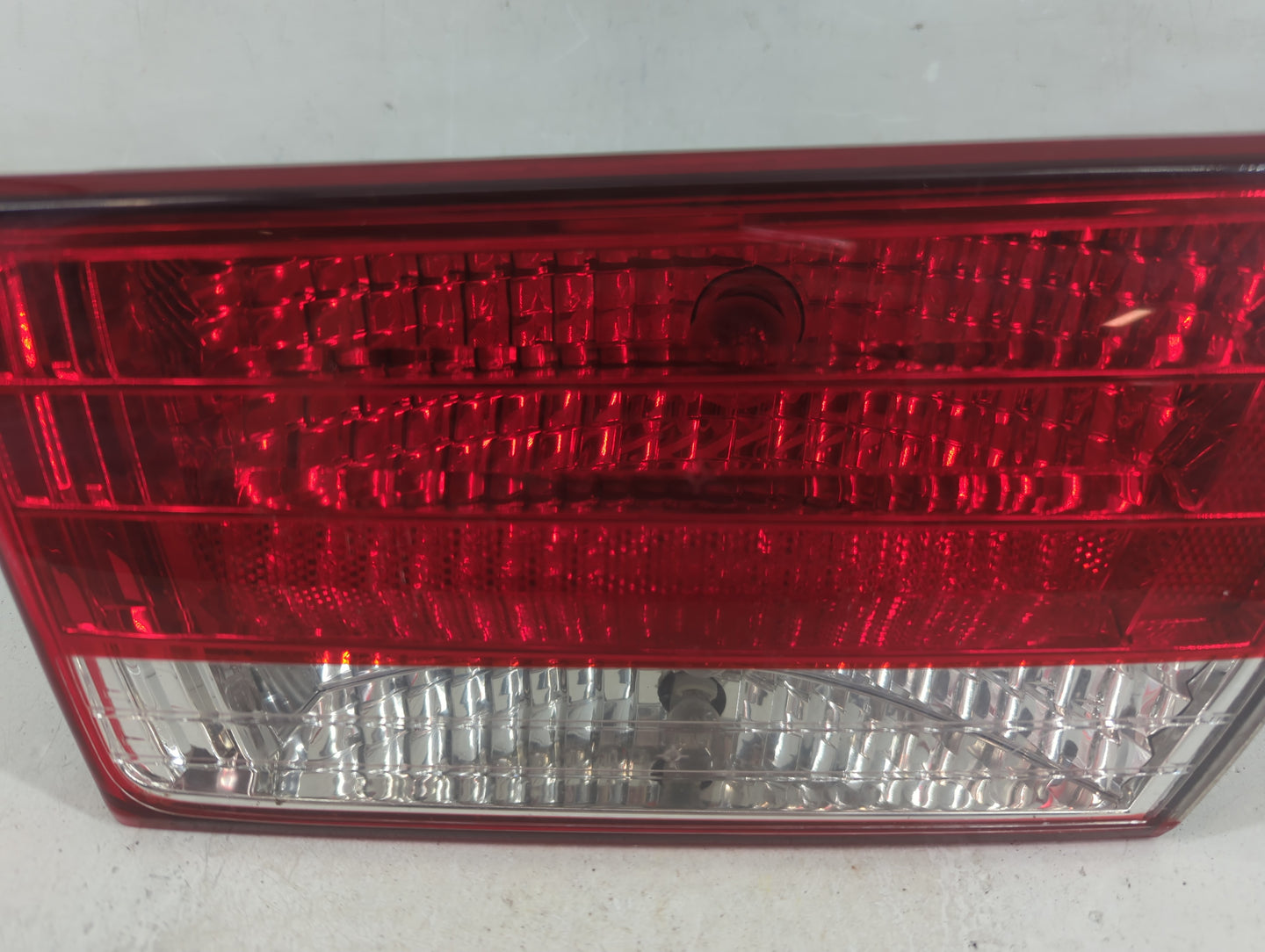 2006-2008 Hyundai Sonata Tail Light Assembly Passenger Right OEM P/N:92404-0A0 Fits Fits 2006 2007 2008 OEM Used Auto Parts 