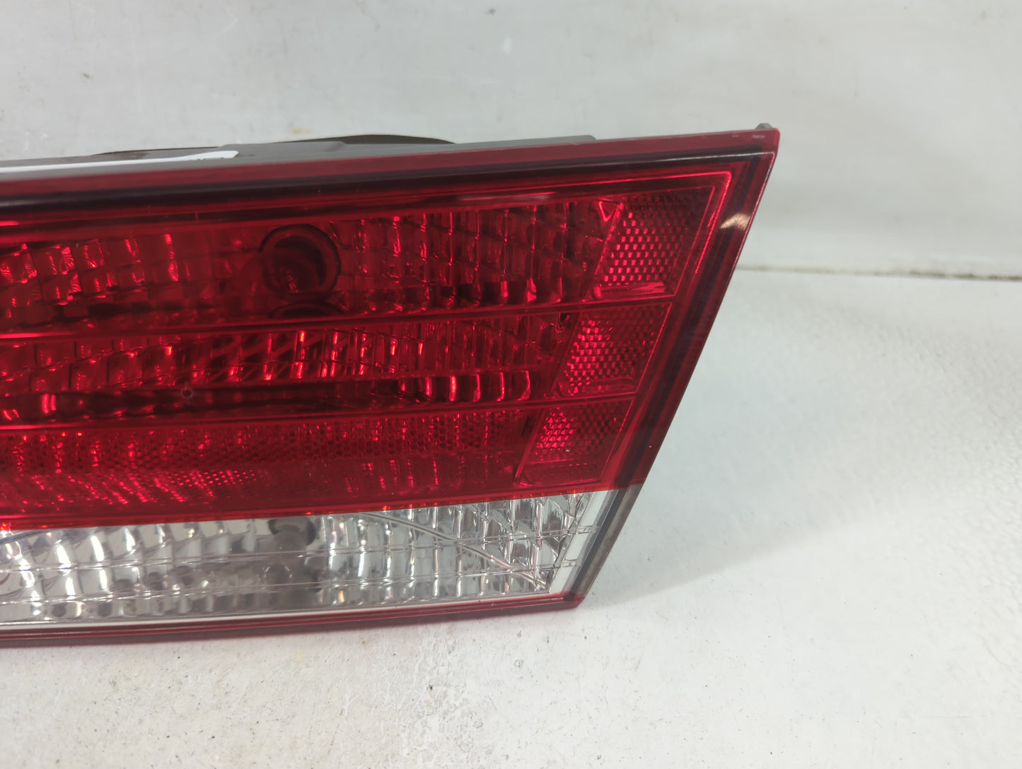 2006-2008 Hyundai Sonata Tail Light Assembly Passenger Right OEM P/N:92404-0A0 Fits Fits 2006 2007 2008 OEM Used Auto Parts 