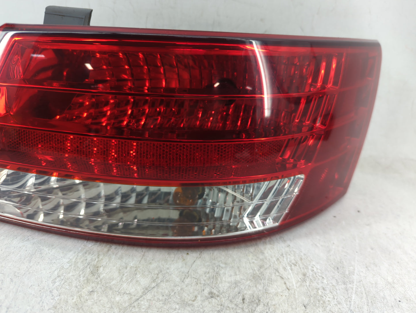 2006-2008 Hyundai Sonata Tail Light Assembly Driver Left OEM P/N:92402-0A0 Fits Fits 2006 2007 2008 OEM Used Auto Parts - Oe