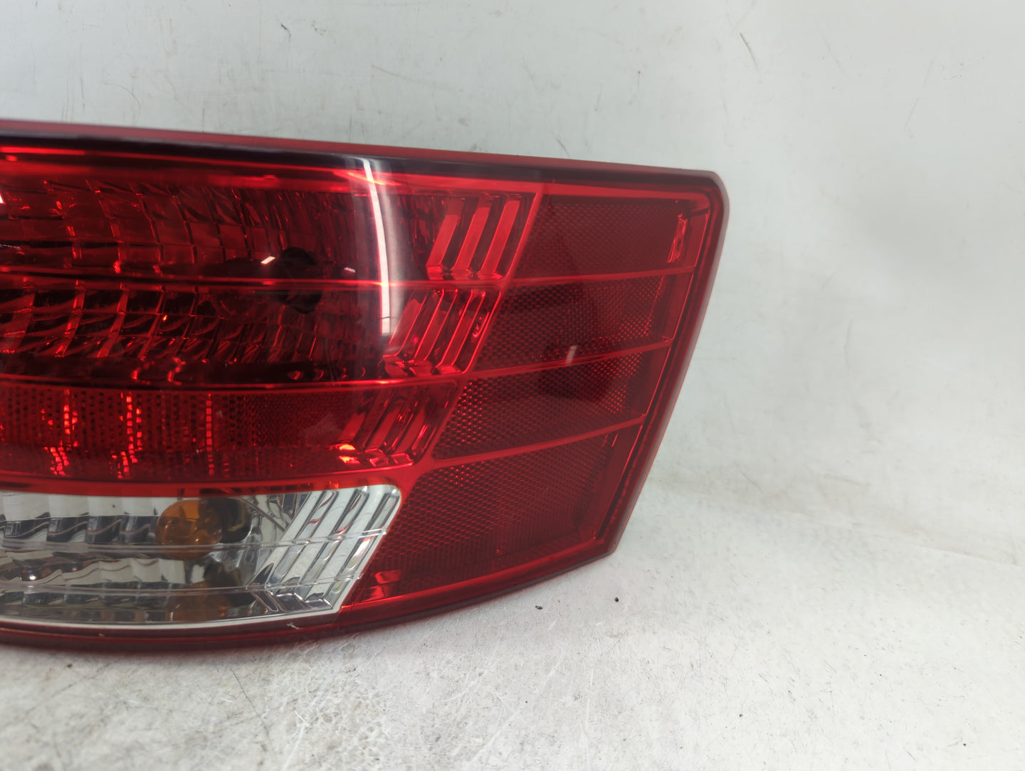 2006-2008 Hyundai Sonata Tail Light Assembly Driver Left OEM P/N:92402-0A0 Fits Fits 2006 2007 2008 OEM Used Auto Parts - Oe
