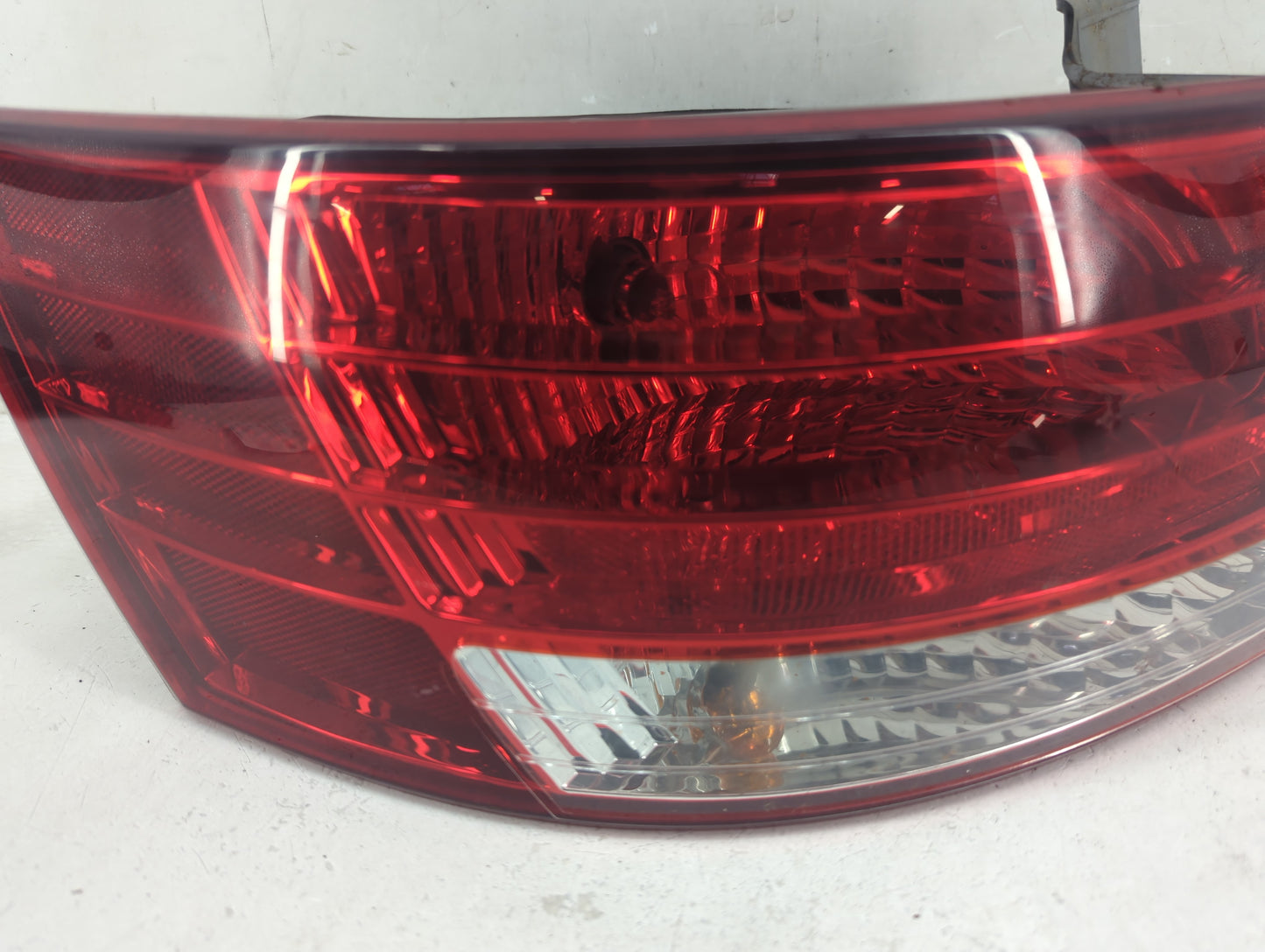 2006-2008 Hyundai Sonata Tail Light Assembly Passenger Right OEM P/N:92401-0A0 Fits Fits 2006 2007 2008 OEM Used Auto Parts 