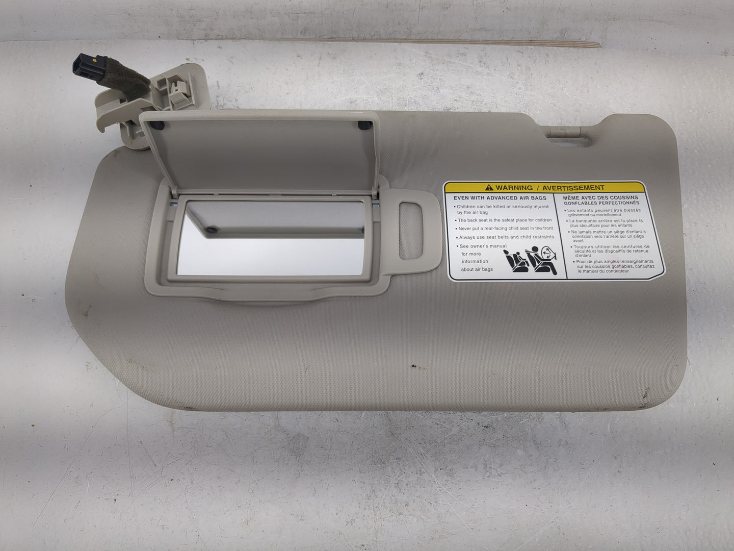 2008-2010 Hyundai Sonata Sun Visor Shade Replacement Driver Left Mirror Fits Fits 2008 2009 2010 OEM Used Auto Parts - Oemus
