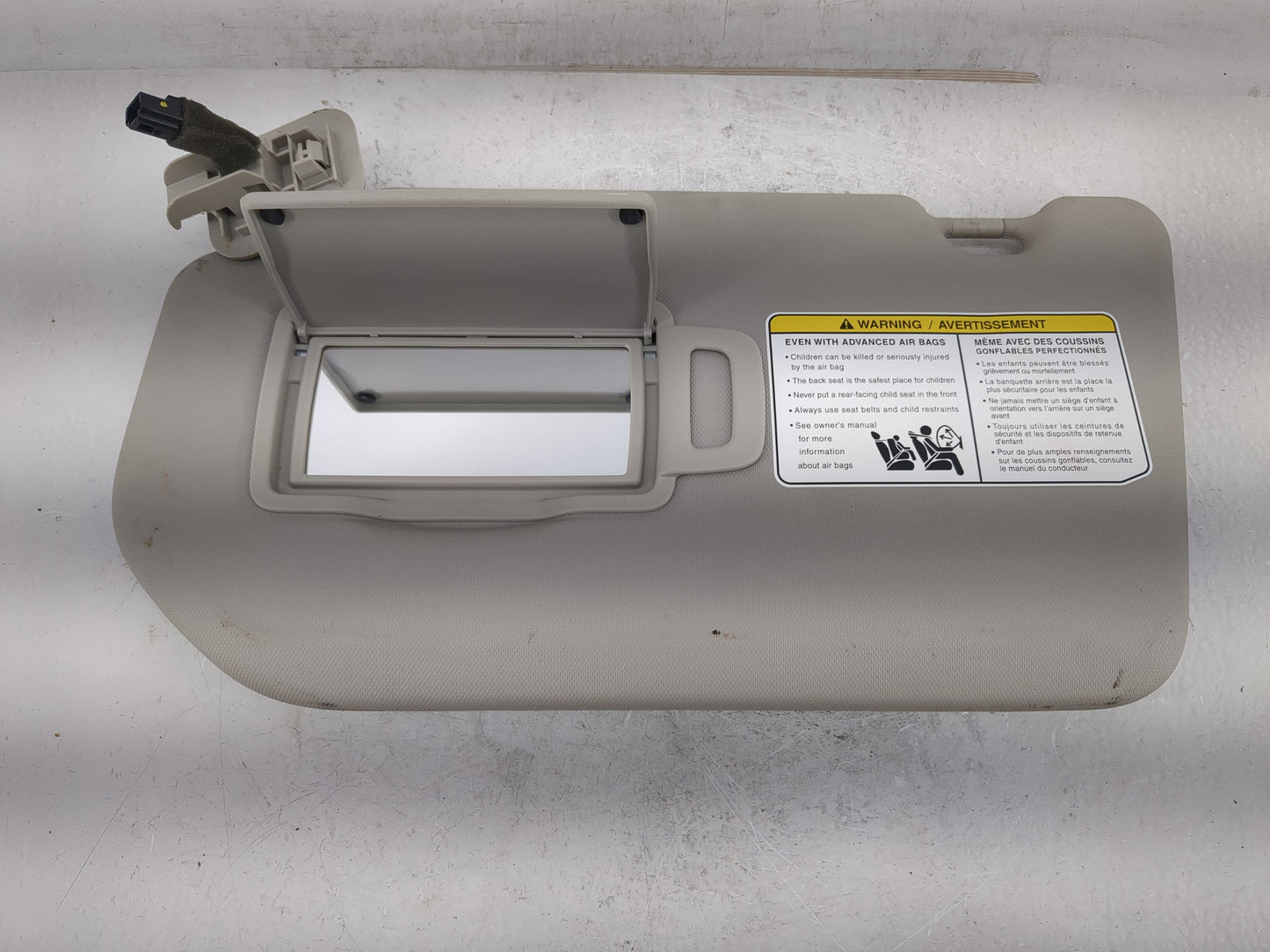 2008-2010 Hyundai Sonata Sun Visor Shade Replacement Driver Left Mirror Fits Fits 2008 2009 2010 OEM Used Auto Parts - Oemus