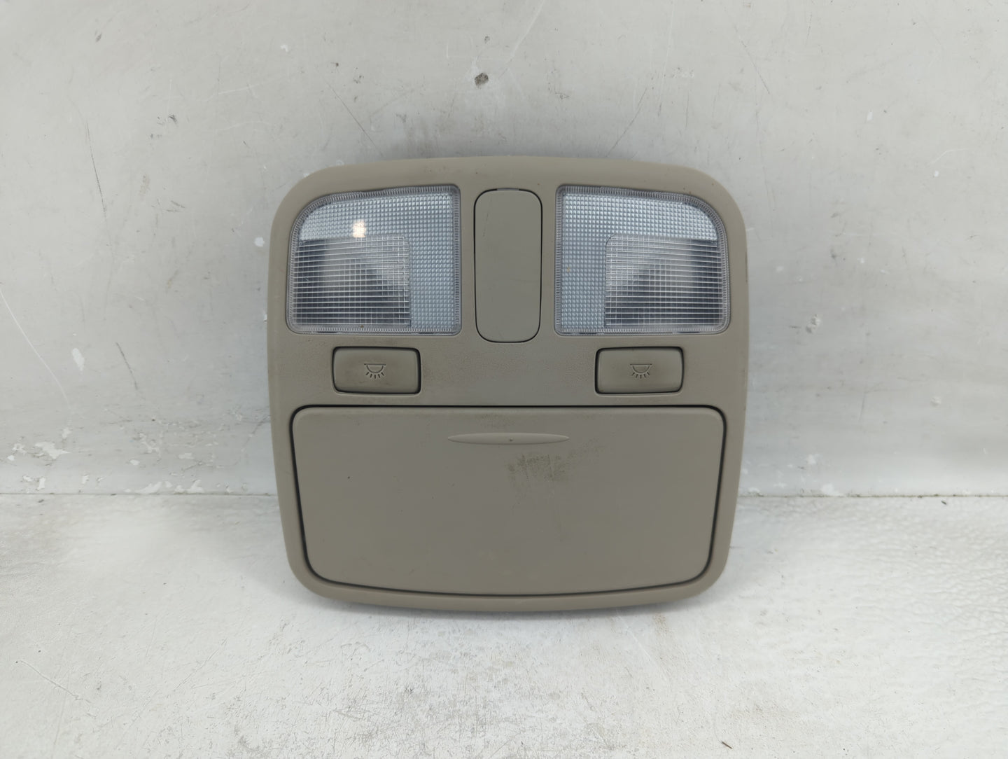 2008-2008 Hyundai Sonata Overhead Roof Console 1321833 - Oemusedautoparts1.com