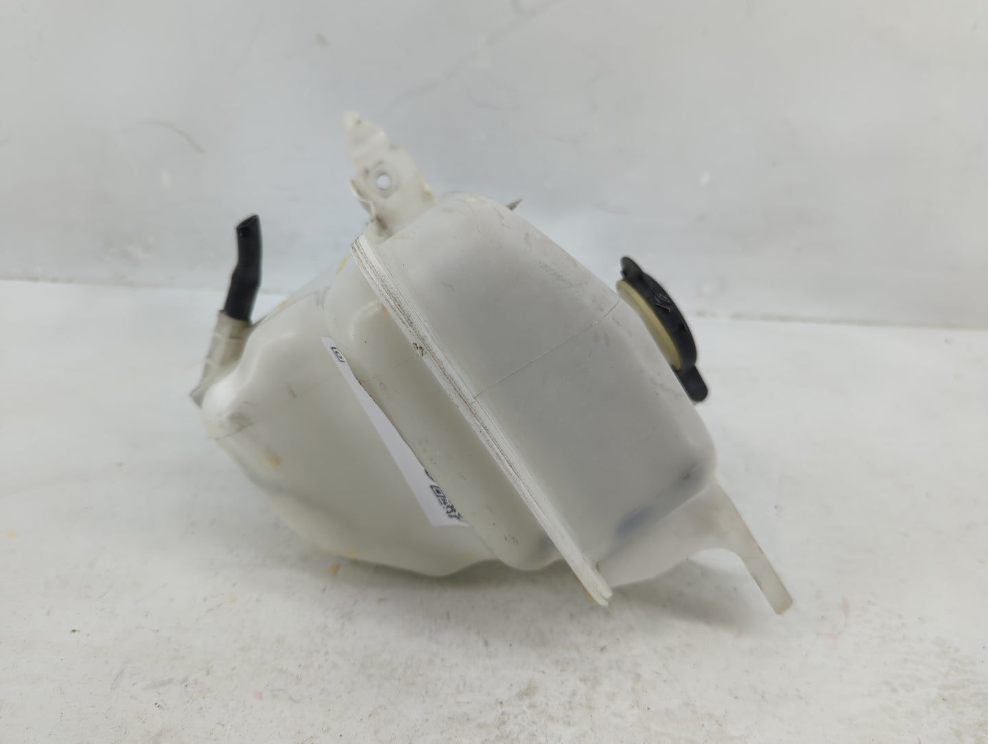 2006-2009 Hyundai Sonata Radiator Coolant Overflow Expansion Tank Bottle 1369219 - Oemusedautoparts1.com