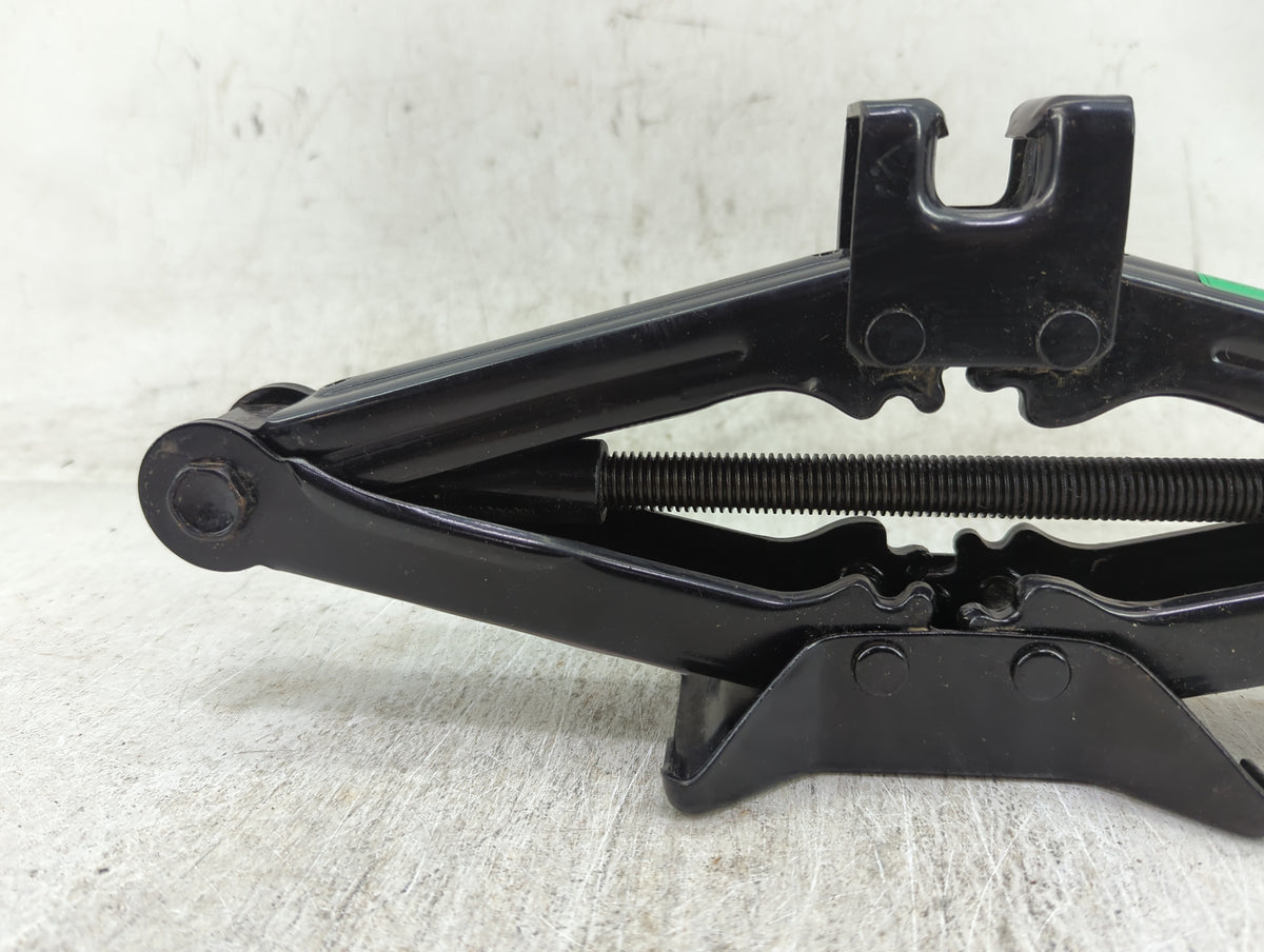 2008 Hyundai Sonata Spare Scissor Car Jack 1429222 - Oemusedautoparts1.com