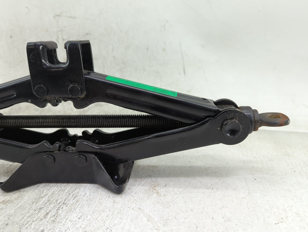 2008 Hyundai Sonata Spare Scissor Car Jack 1429222 - Oemusedautoparts1.com