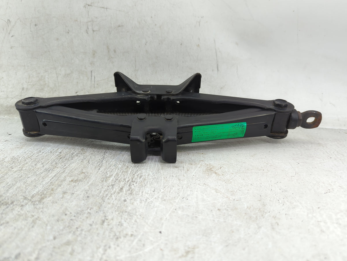 2008 Hyundai Sonata Spare Scissor Car Jack 1429222 - Oemusedautoparts1.com