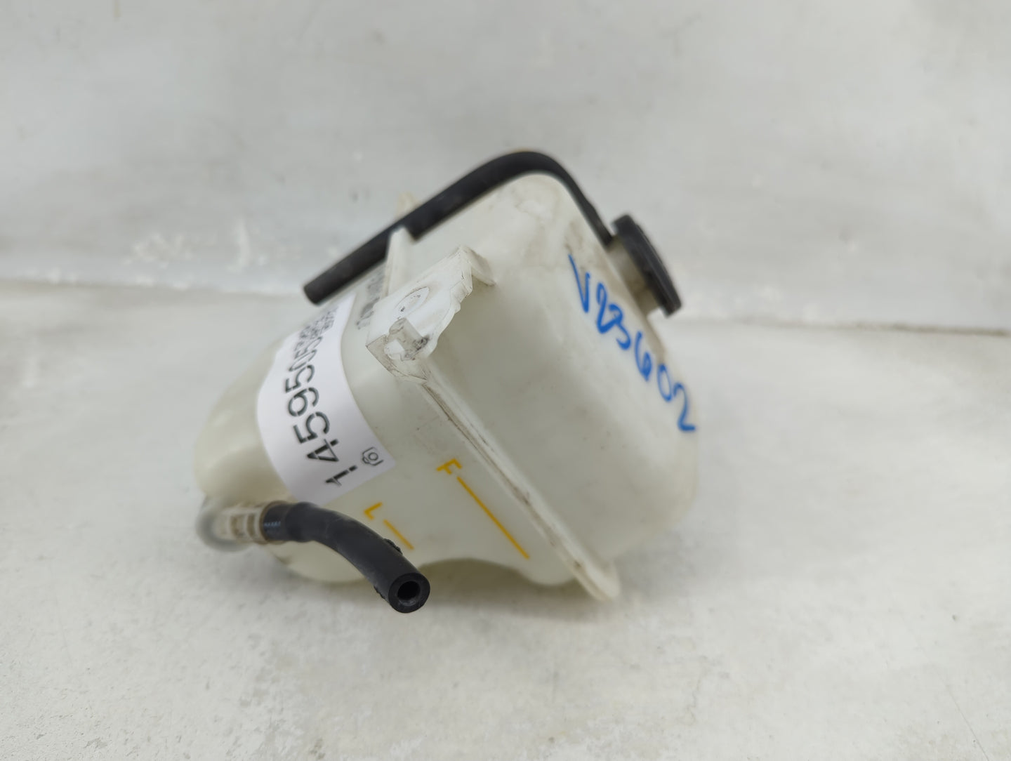2006-2009 Hyundai Sonata Radiator Coolant Overflow Expansion Tank Bottle 1459505 - Oemusedautoparts1.com