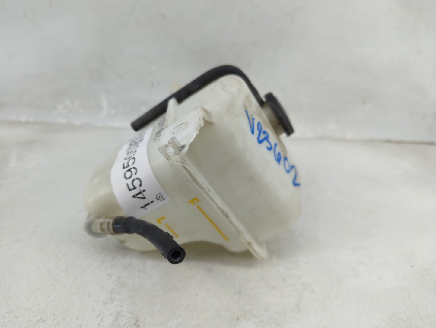 2006-2009 Hyundai Sonata Radiator Coolant Overflow Expansion Tank Bottle 1459505 - Oemusedautoparts1.com