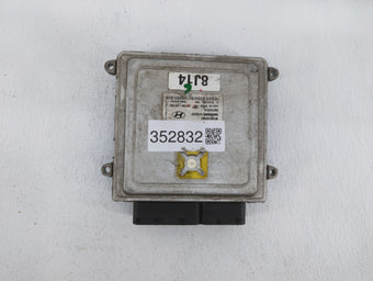 compare product 2006-2008 Hyundai Sonata PCM Engine Control Computer ECU ECM PCU OEM P/N:39100-25131 39100-25135 Fits Fits 2006 2007 2008 OEM Used Auto Parts