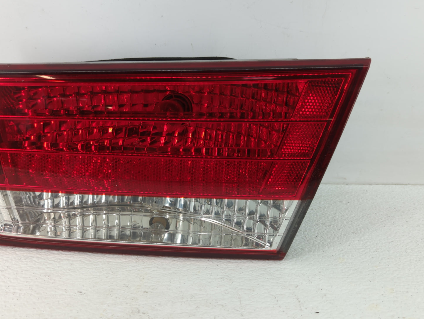 2006-2008 Hyundai Sonata Tail Light Assembly Passenger Right OEM P/N:92404-0A0 Fits Fits 2006 2007 2008 OEM Used Auto Parts 
