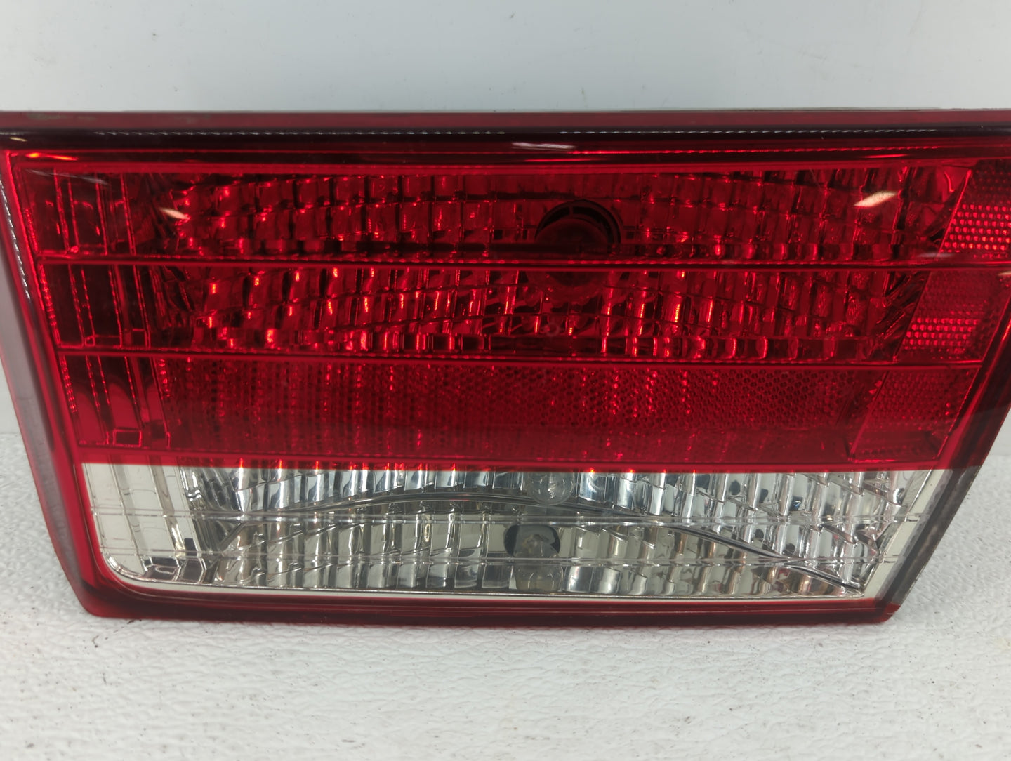 2006-2008 Hyundai Sonata Tail Light Assembly Passenger Right OEM P/N:92404-0A0 Fits Fits 2006 2007 2008 OEM Used Auto Parts 